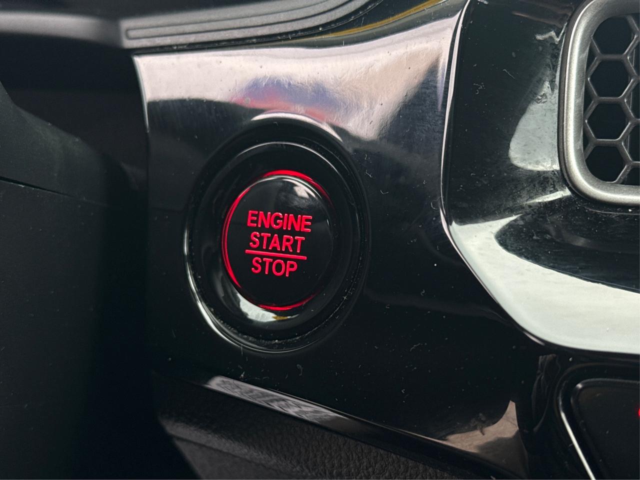 2022 Honda Civic Sedan HEATED SEATS MINT! MUST SEE WE FINANCE ALL CREDIT Photo