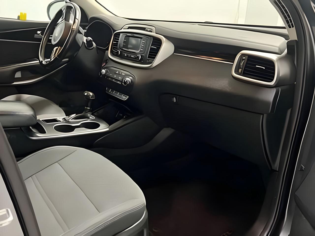 2016 Kia Sorento AWD LX+ 7-Seater CERTIFIED  WE FINANCE ALL CREDIT Photo