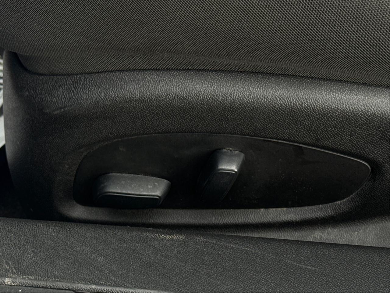 2019 Chevrolet Camaro CRUISE HEATED SEATS REAR CAM WE FINANCE ALL CREDIT Photo