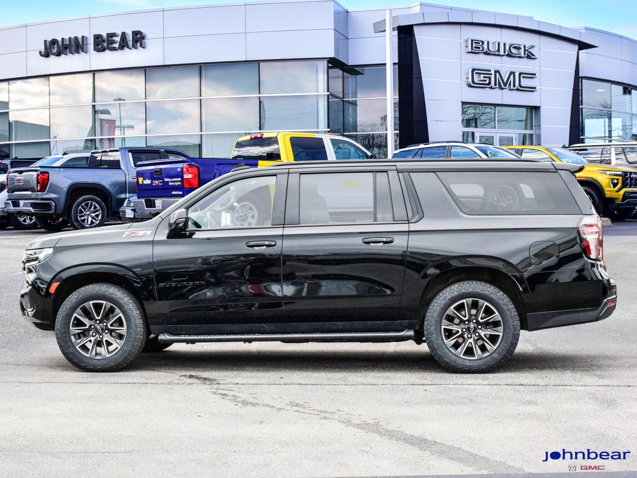 2023 Chevrolet Suburban Z71 Photo2