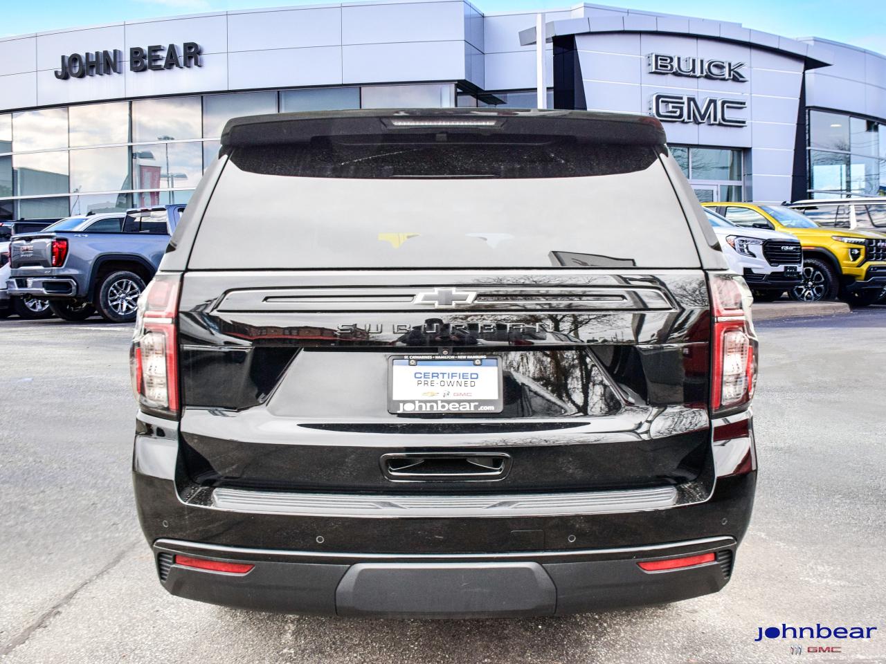 2023 Chevrolet Suburban Z71 Photo4