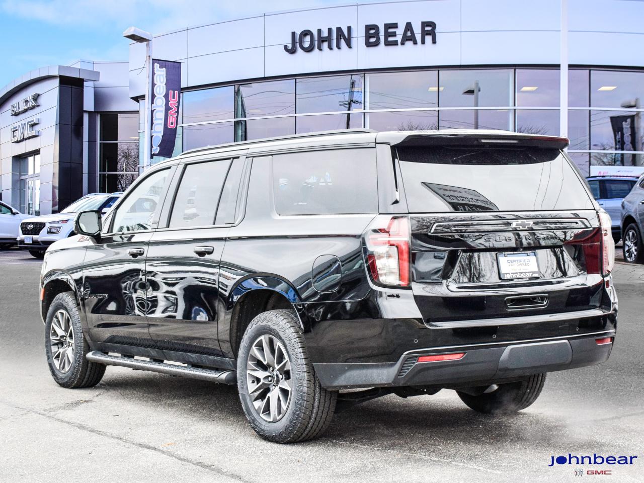 2023 Chevrolet Suburban Z71 Photo