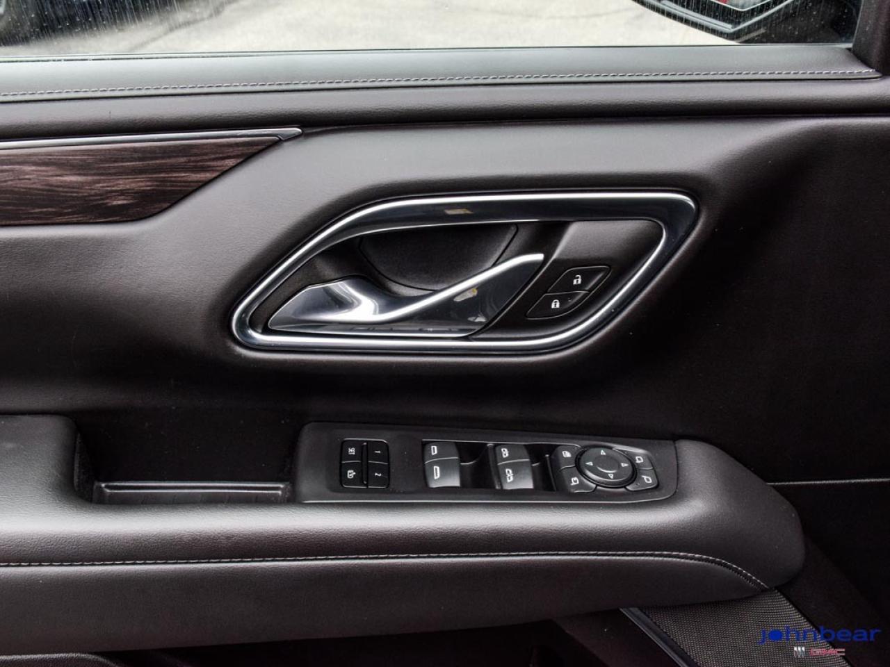 2023 Chevrolet Suburban Z71 Photo