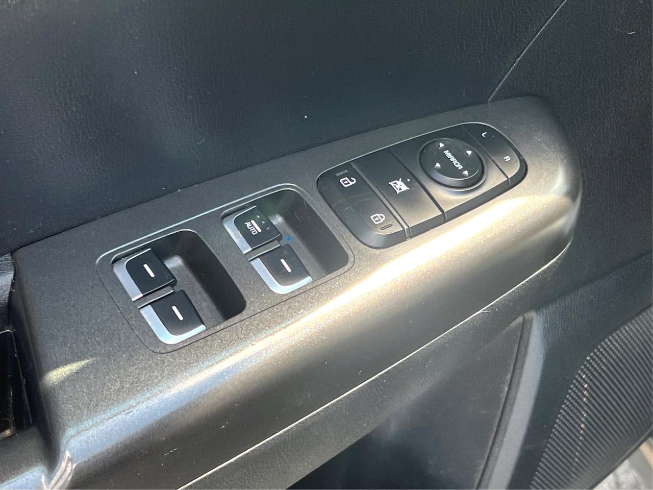 2018 Kia Sportage AWD MINT  H-SEATS LOADED! WE FINANCE ALL CREDIT! Photo