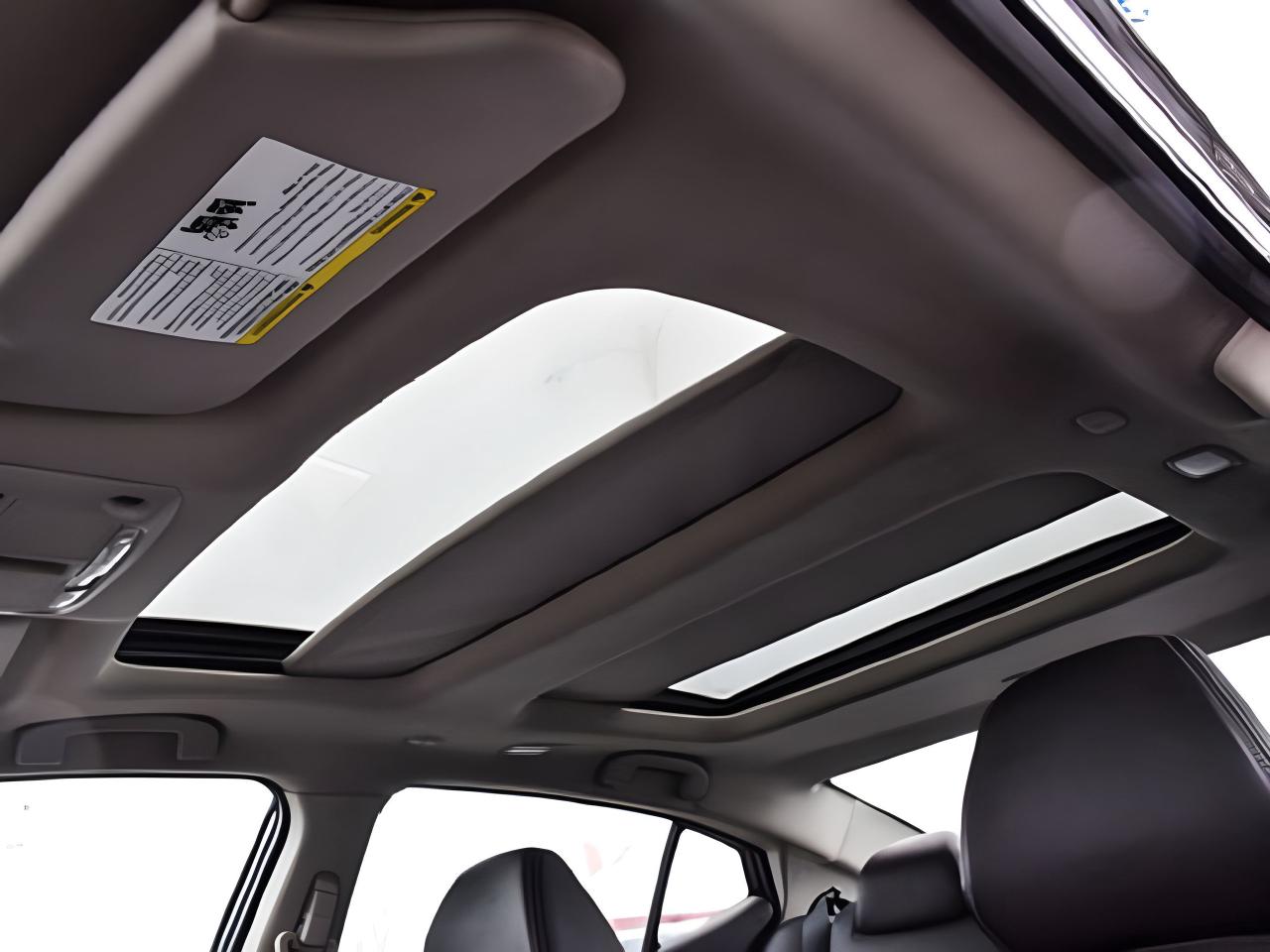 2018 Nissan Maxima Platinum NAV PANO LEATHER  WE FINANCE ALL CREDIT Photo