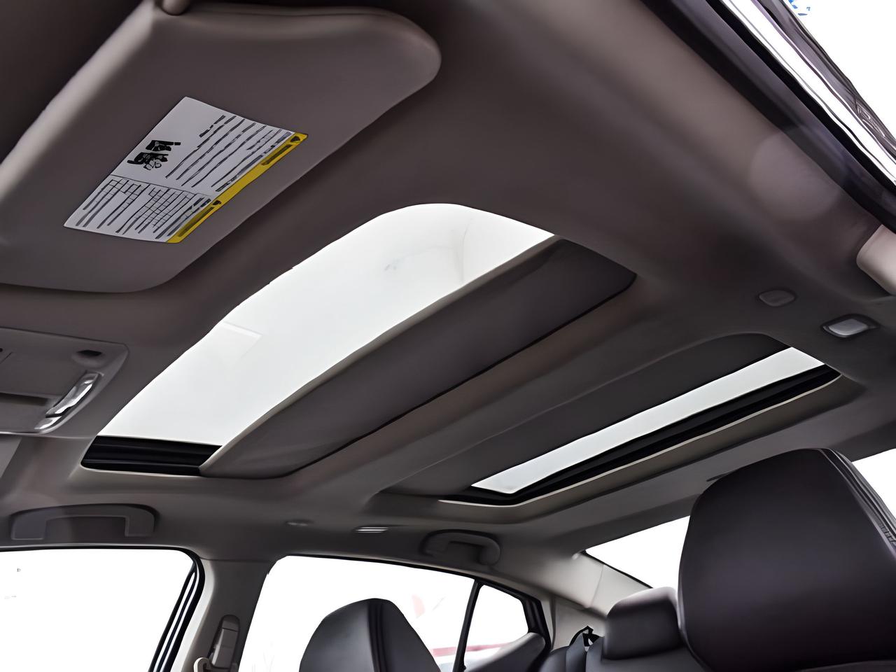 2018 Nissan Maxima Platinum NAV PANO LEATHER  WE FINANCE ALL CREDIT Photo