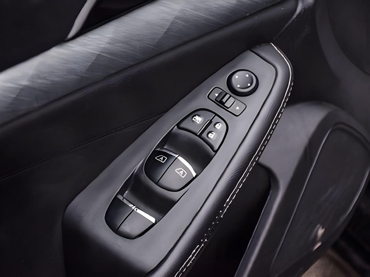 2018 Nissan Maxima Platinum NAV PANO LEATHER  WE FINANCE ALL CREDIT Photo