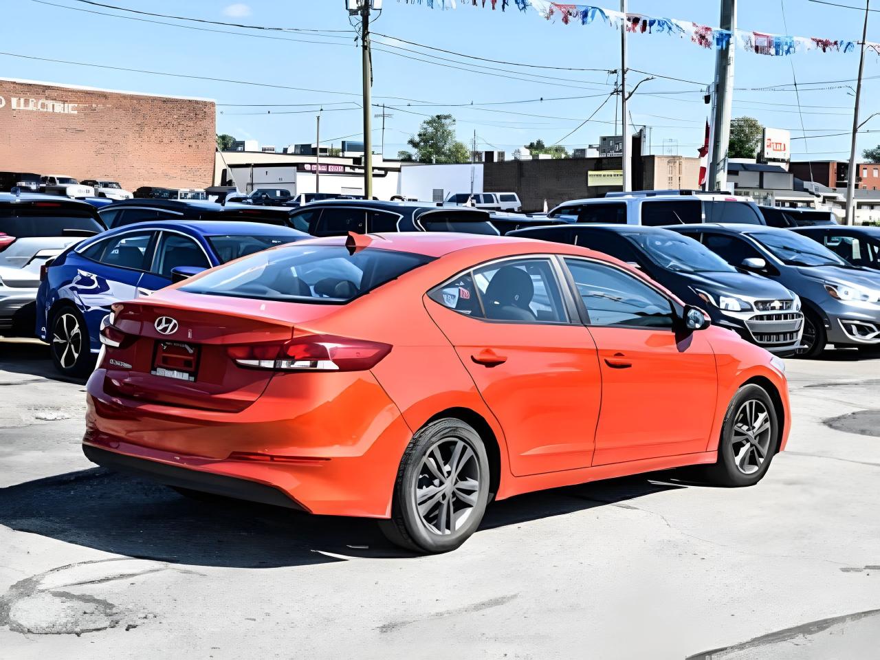 2018 Hyundai Elantra MINT CONDITION! LIKE NEW!  WE FINANCE ALL CREDIT Photo3