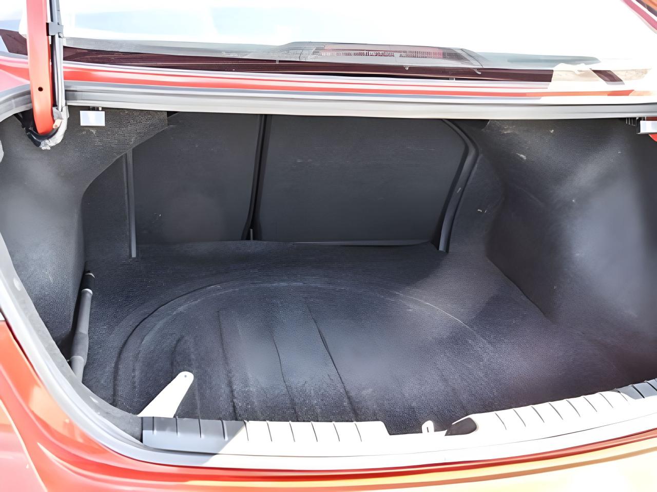 2018 Hyundai Elantra MINT CONDITION! LIKE NEW!  WE FINANCE ALL CREDIT Photo