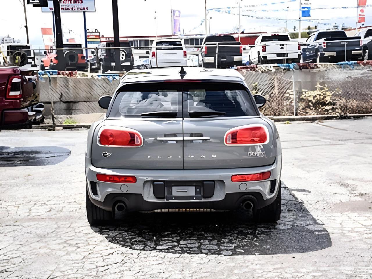 2017 MINI Cooper Clubman HB S ALL4 NAV LEATHER PANO ROOF MINT! WE FINANCE Photo2