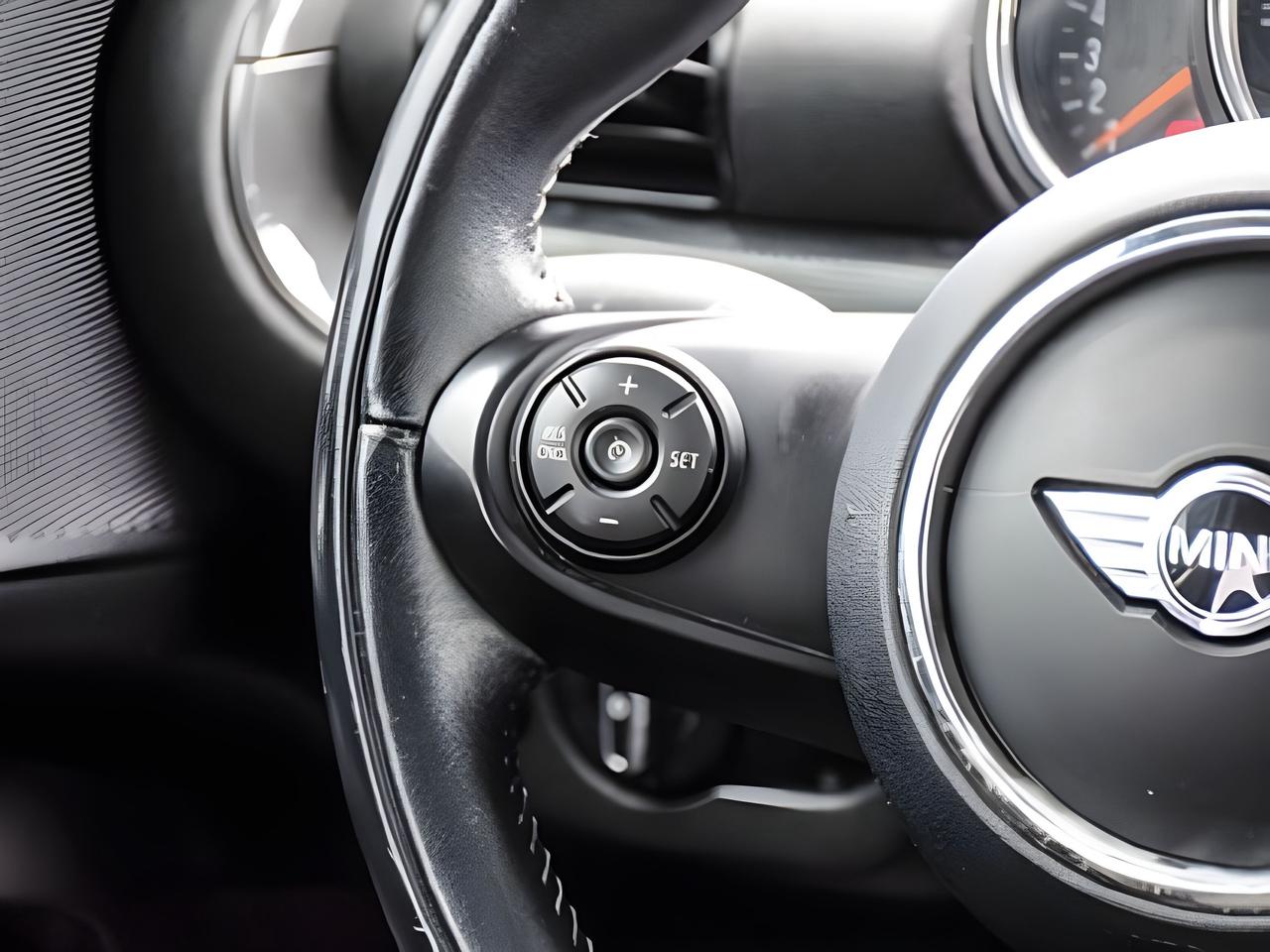 2017 MINI Cooper Clubman HB S ALL4 NAV LEATHER PANO ROOF MINT! WE FINANCE Photo