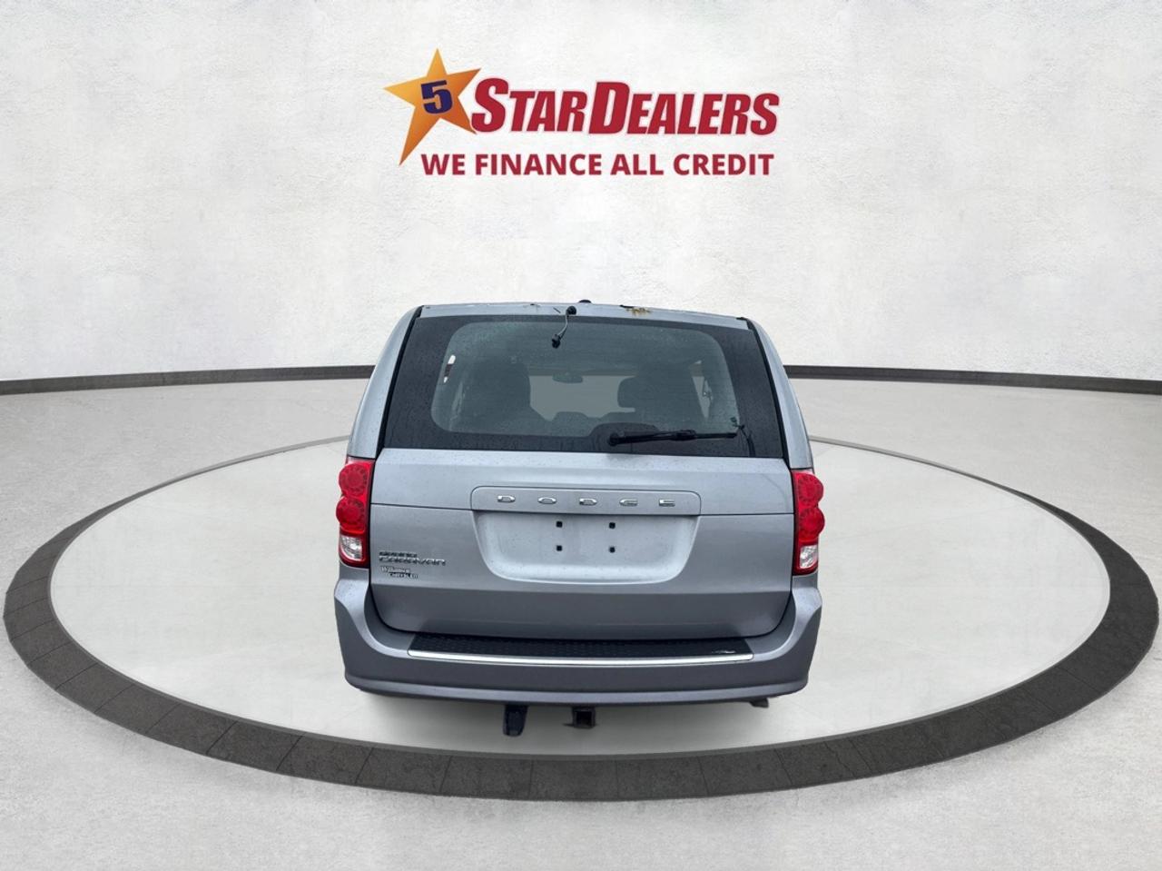 2018 Dodge Grand Caravan 7 PASS CLEAN CERTIFIED WE FINANCE ALL CREDIT! Photo