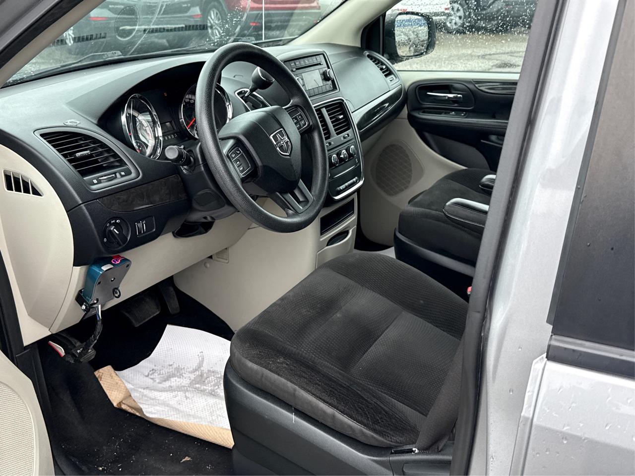 2018 Dodge Grand Caravan 7 PASS CLEAN CERTIFIED WE FINANCE ALL CREDIT! Photo