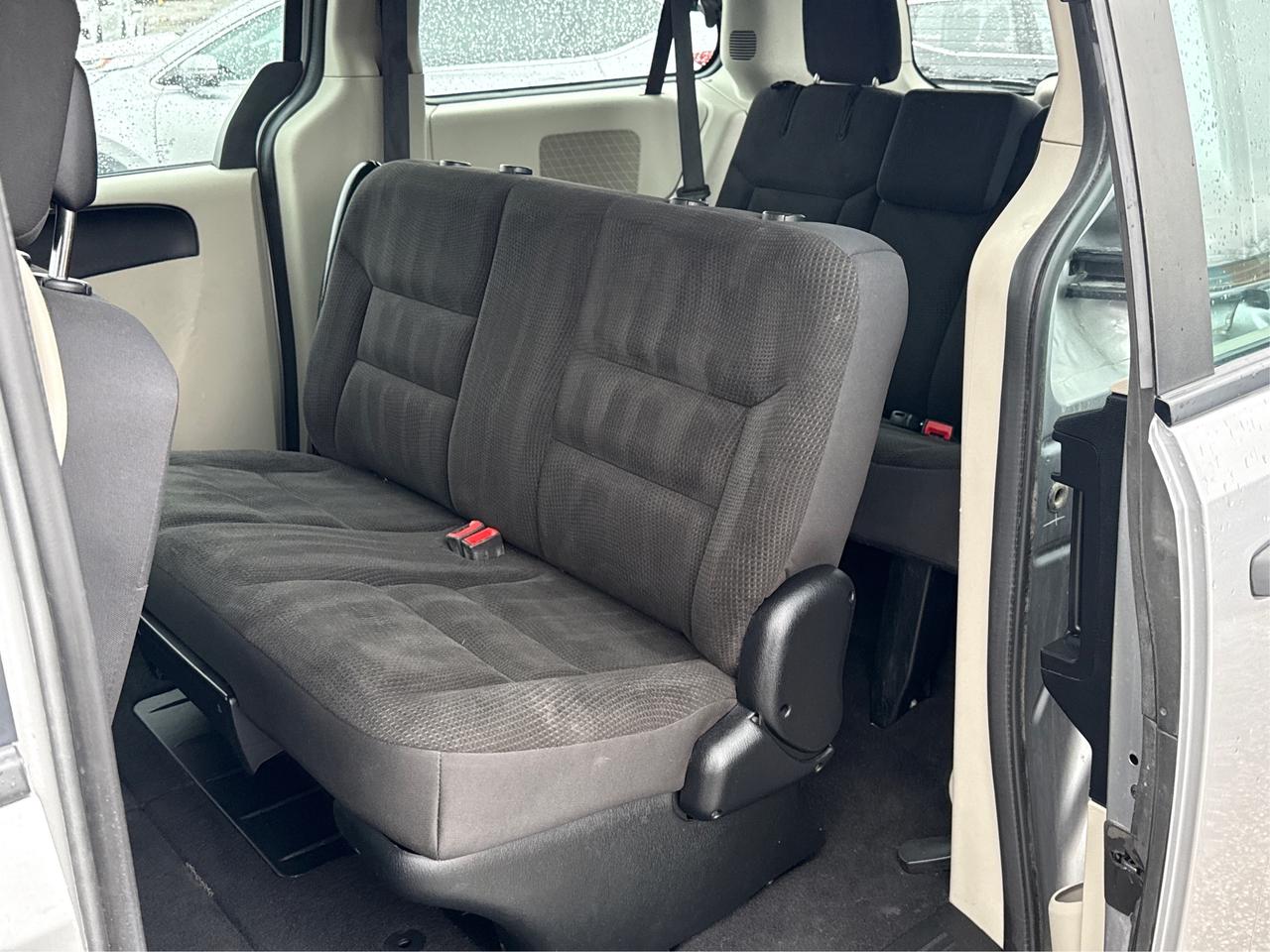 2018 Dodge Grand Caravan 7 PASS CLEAN CERTIFIED WE FINANCE ALL CREDIT! Photo