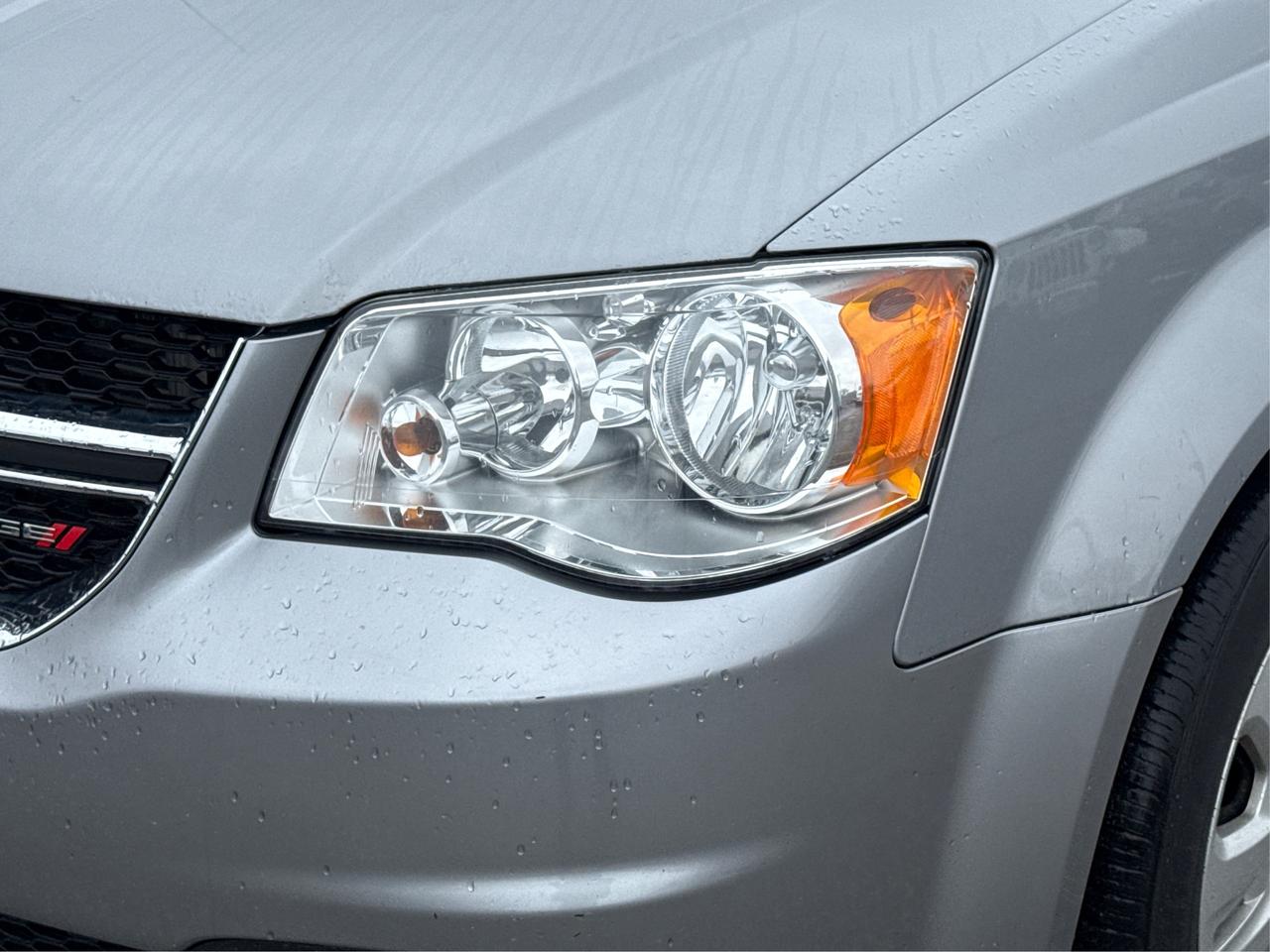 2018 Dodge Grand Caravan 7 PASS CLEAN CERTIFIED WE FINANCE ALL CREDIT! Photo