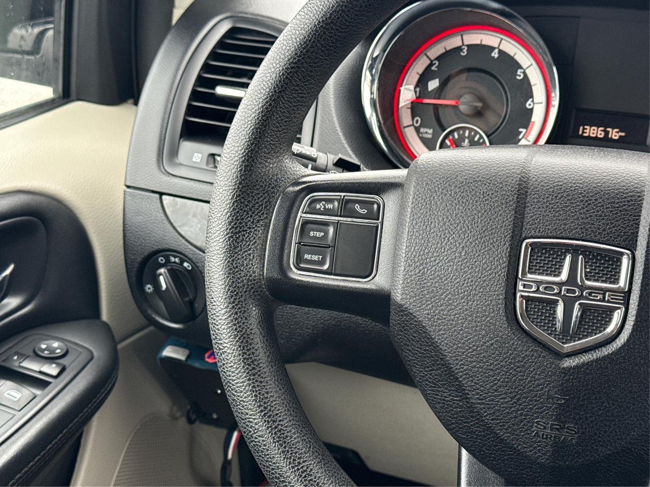 2018 Dodge Grand Caravan 7 PASS CLEAN CERTIFIED WE FINANCE ALL CREDIT! Photo