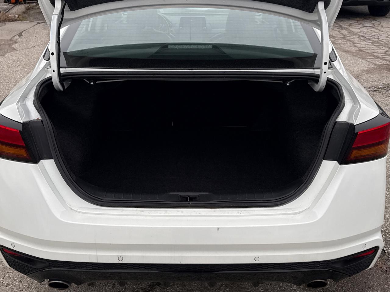 2023 Nissan Altima AWD HEATED & POWER SEATS WE FINANCE ALL CREDIT! Photo