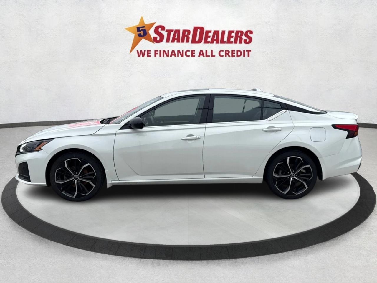 2023 Nissan Altima AWD HEATED & POWER SEATS WE FINANCE ALL CREDIT! Photo