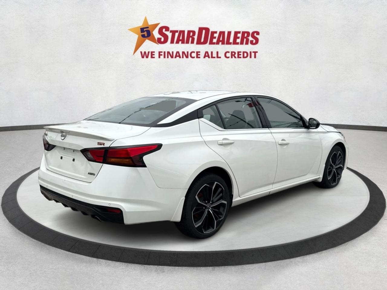 2023 Nissan Altima AWD HEATED & POWER SEATS WE FINANCE ALL CREDIT! Photo