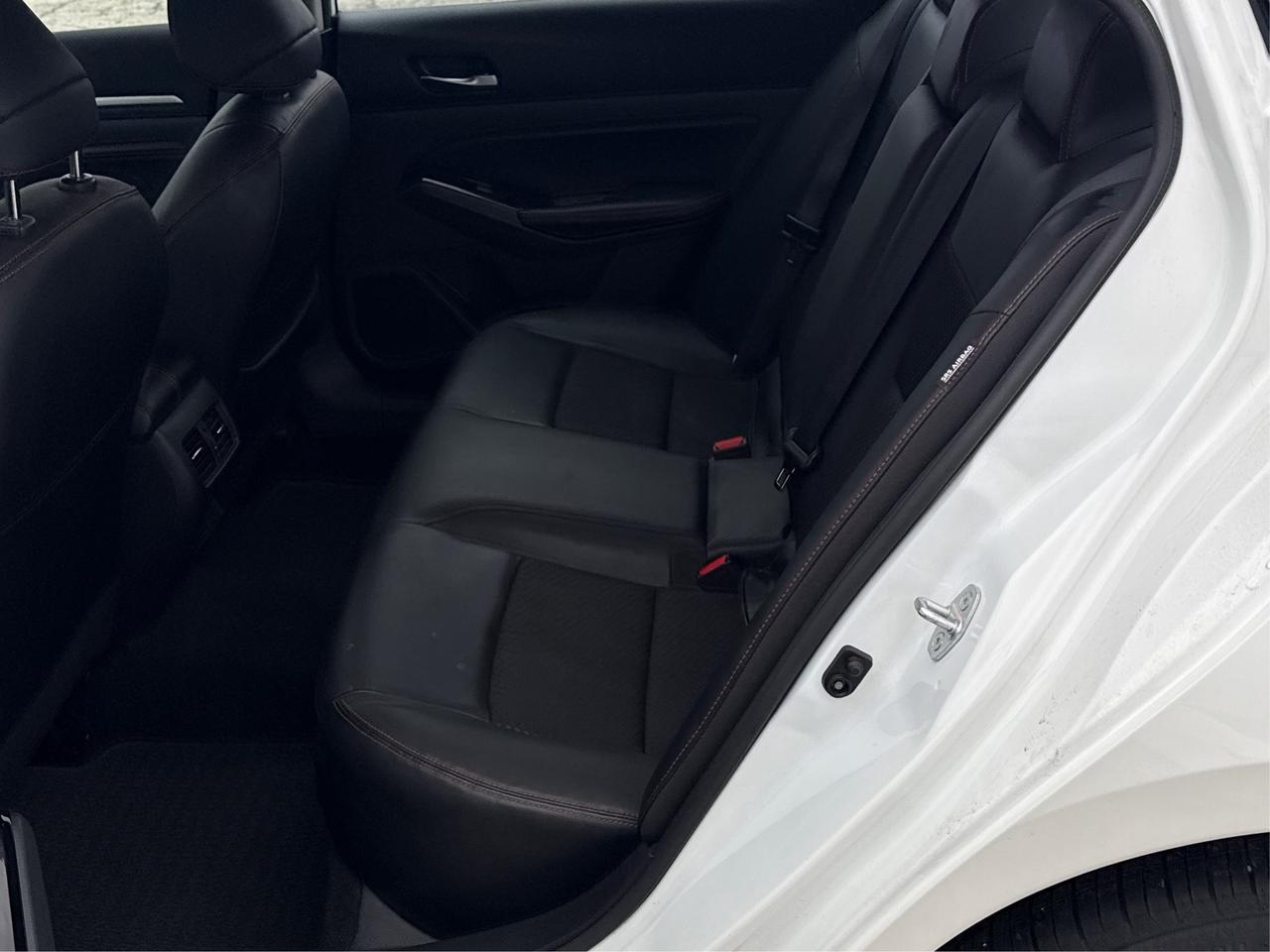 2023 Nissan Altima AWD HEATED & POWER SEATS WE FINANCE ALL CREDIT! Photo