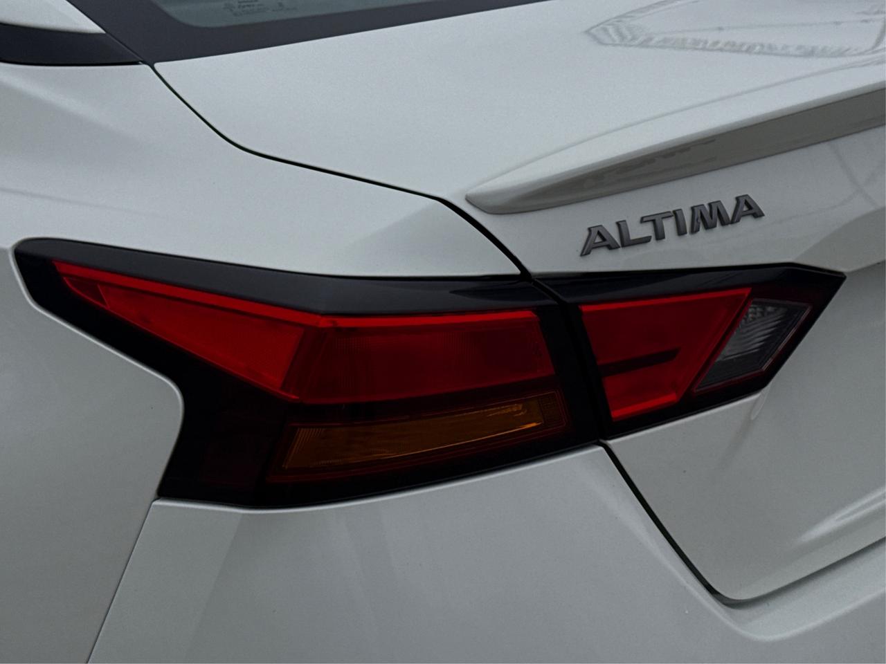 2023 Nissan Altima AWD HEATED & POWER SEATS WE FINANCE ALL CREDIT! Photo