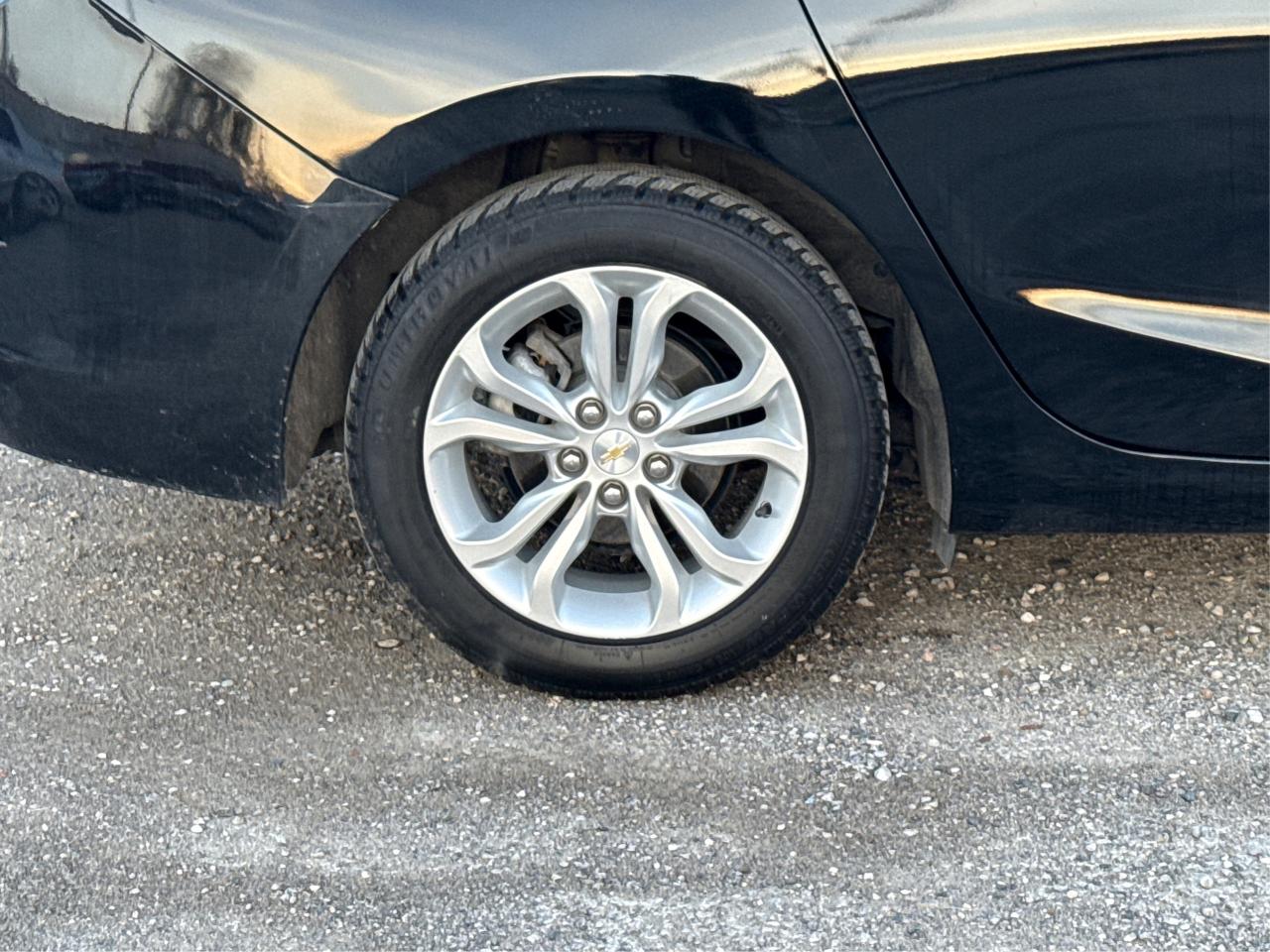 2019 Chevrolet Cruze CLEAN! HEATED SEATS!  WE FINANCE ALL CREDIT! Photo