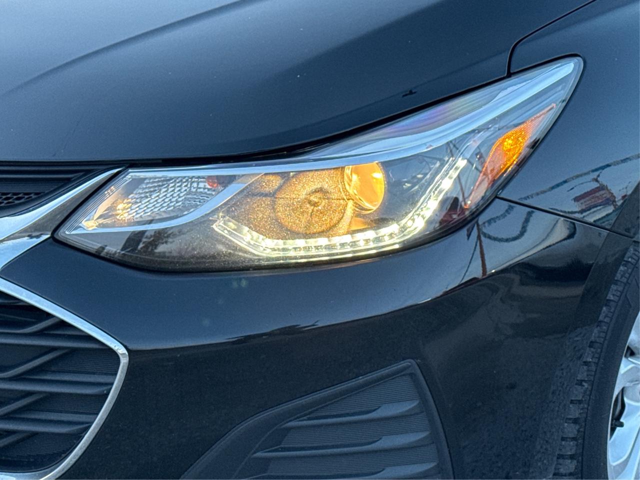 2019 Chevrolet Cruze CLEAN! HEATED SEATS!  WE FINANCE ALL CREDIT! Photo