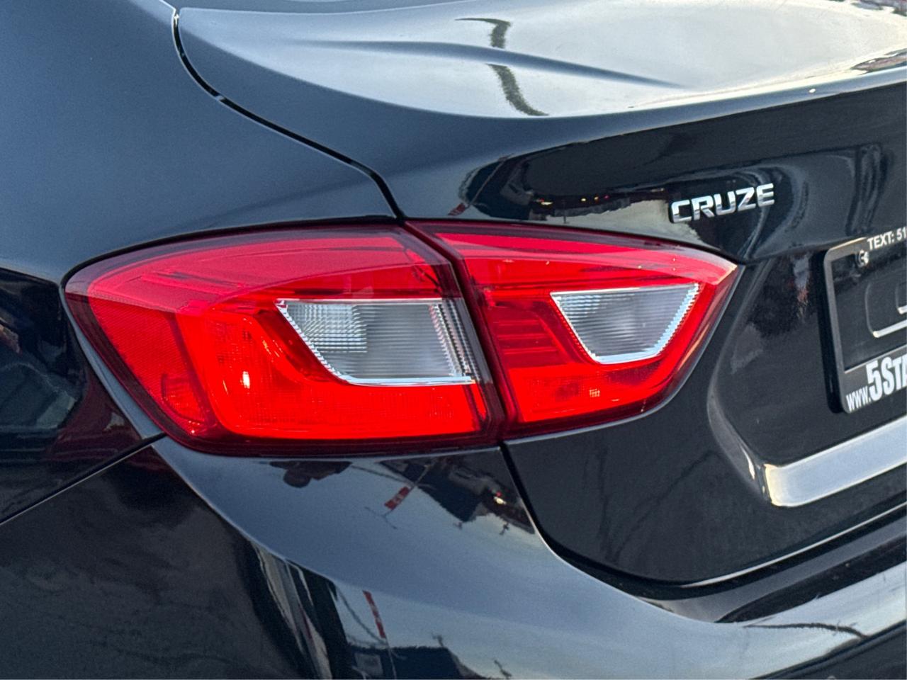 2019 Chevrolet Cruze CLEAN! HEATED SEATS!  WE FINANCE ALL CREDIT! Photo