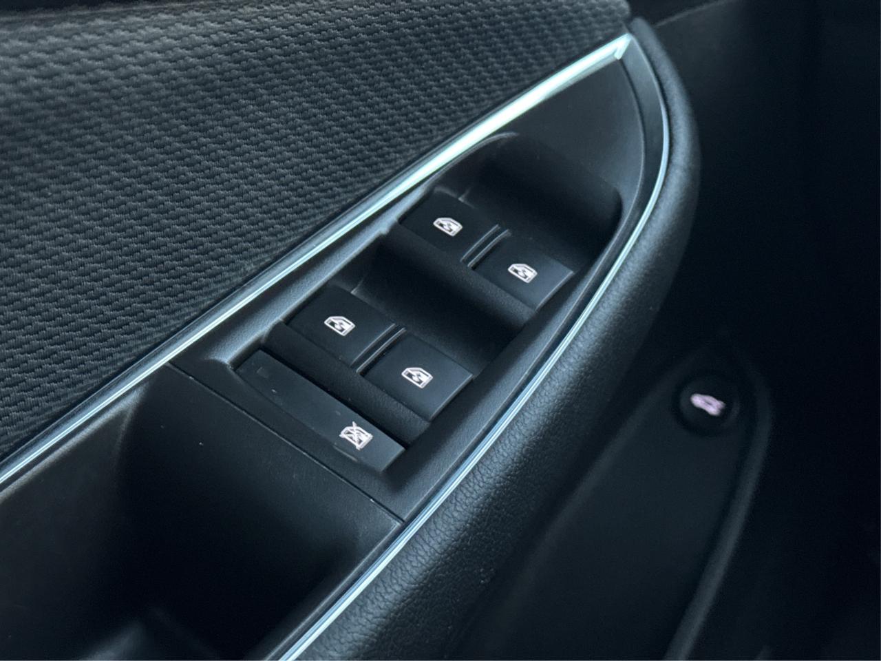 2019 Chevrolet Cruze CLEAN! HEATED SEATS!  WE FINANCE ALL CREDIT! Photo