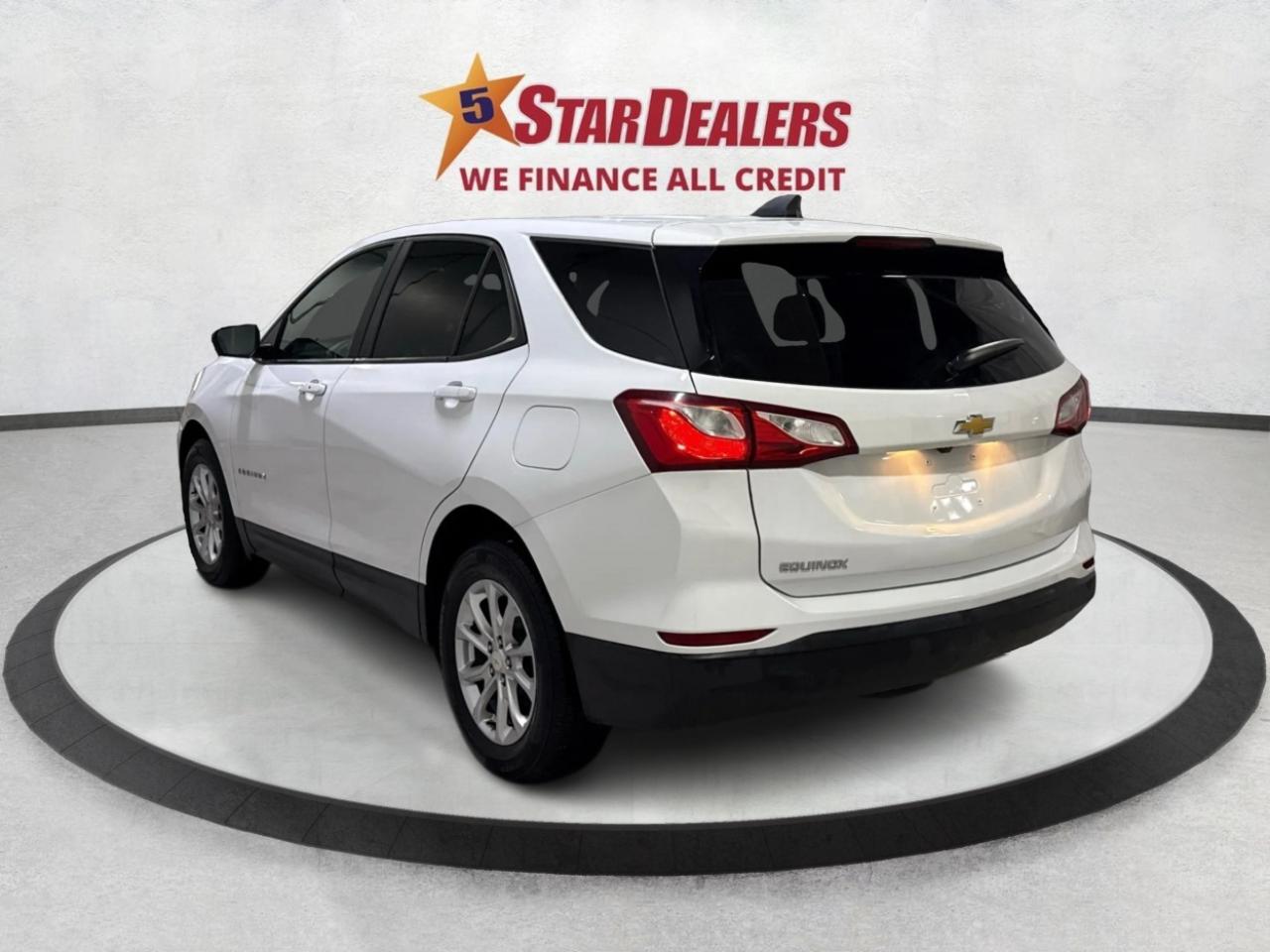 2020 Chevrolet Equinox LS MINT CONDITION POWER SEATS WE FINANCE ALL CREDT Photo4