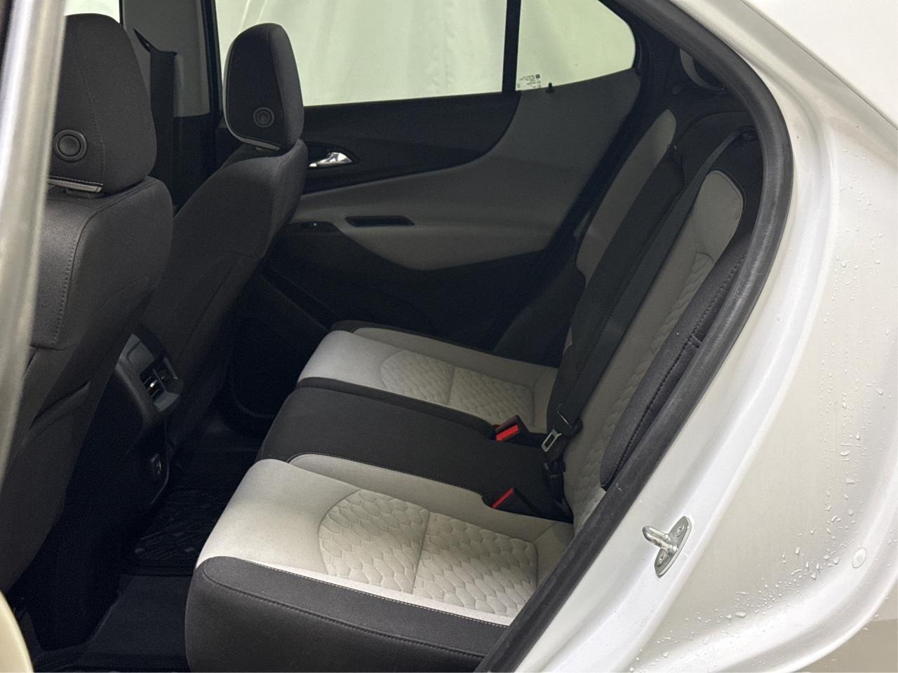 2020 Chevrolet Equinox LS MINT CONDITION POWER SEATS WE FINANCE ALL CREDT Photo