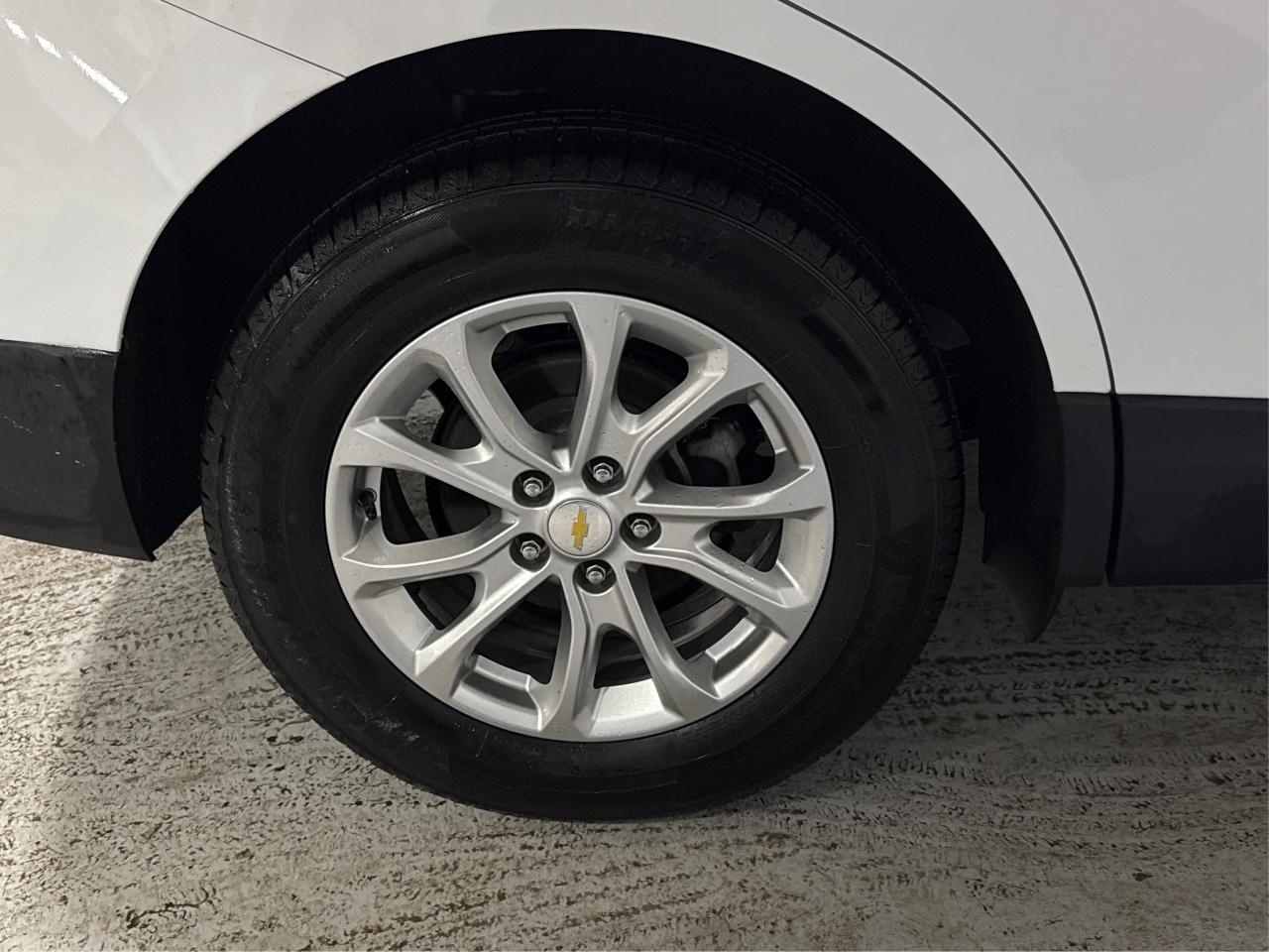 2020 Chevrolet Equinox LS MINT CONDITION POWER SEATS WE FINANCE ALL CREDT Photo