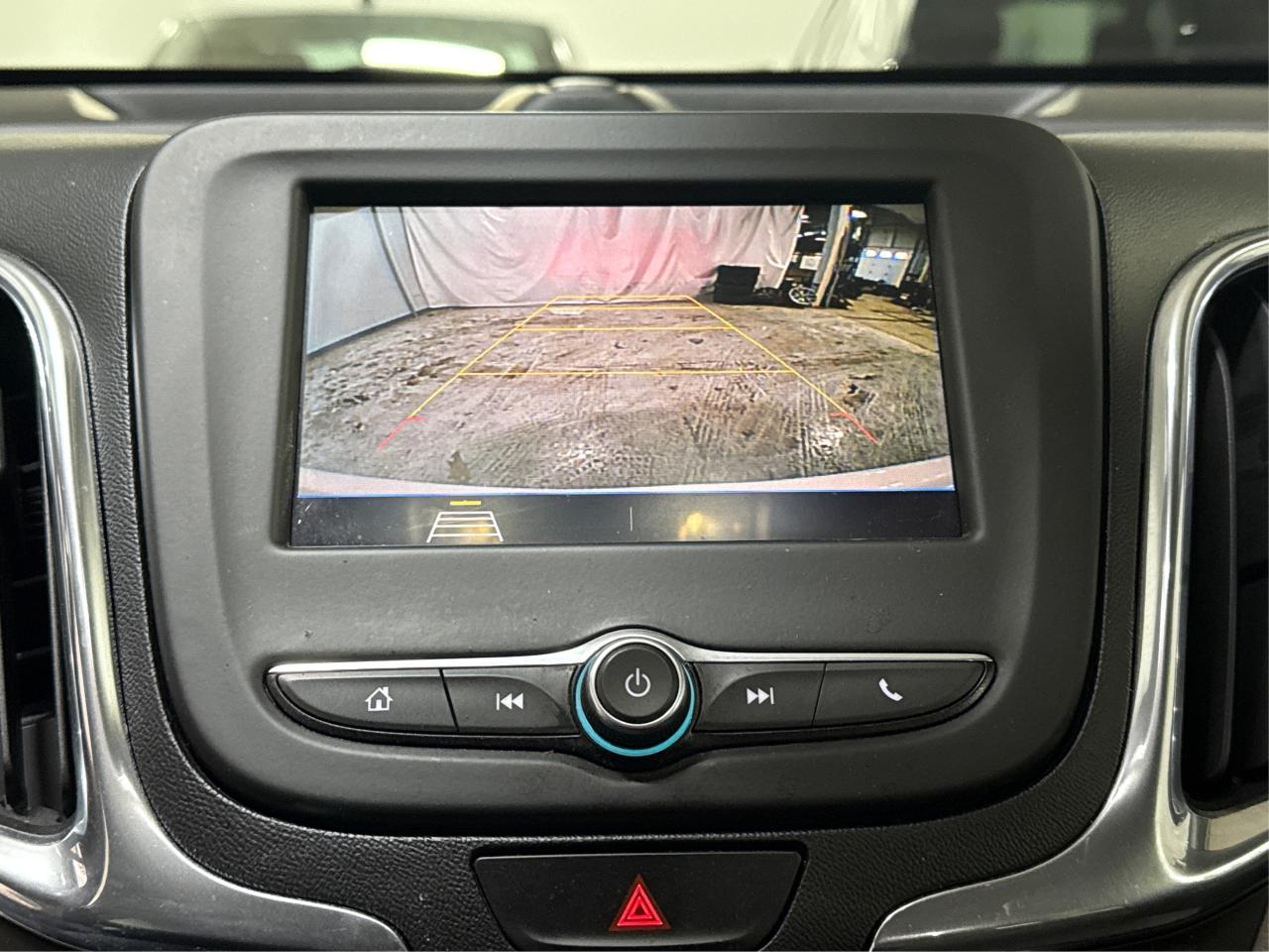 2020 Chevrolet Equinox LS MINT CONDITION POWER SEATS WE FINANCE ALL CREDT Photo