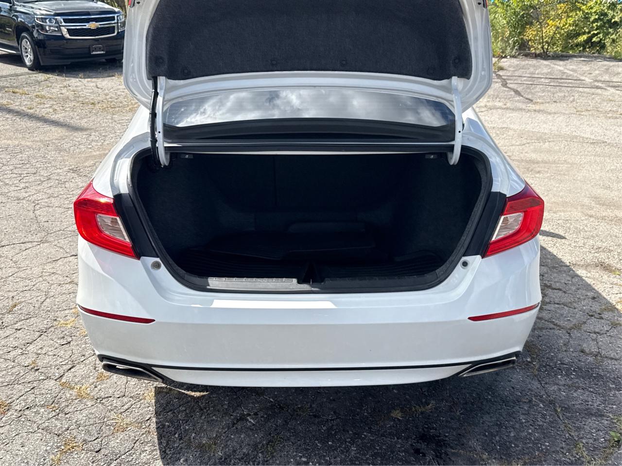 2018 Honda Accord Sedan LEATHER SUNROOF HEATED SEATS WE FINANCE ALL CREDIT Photo