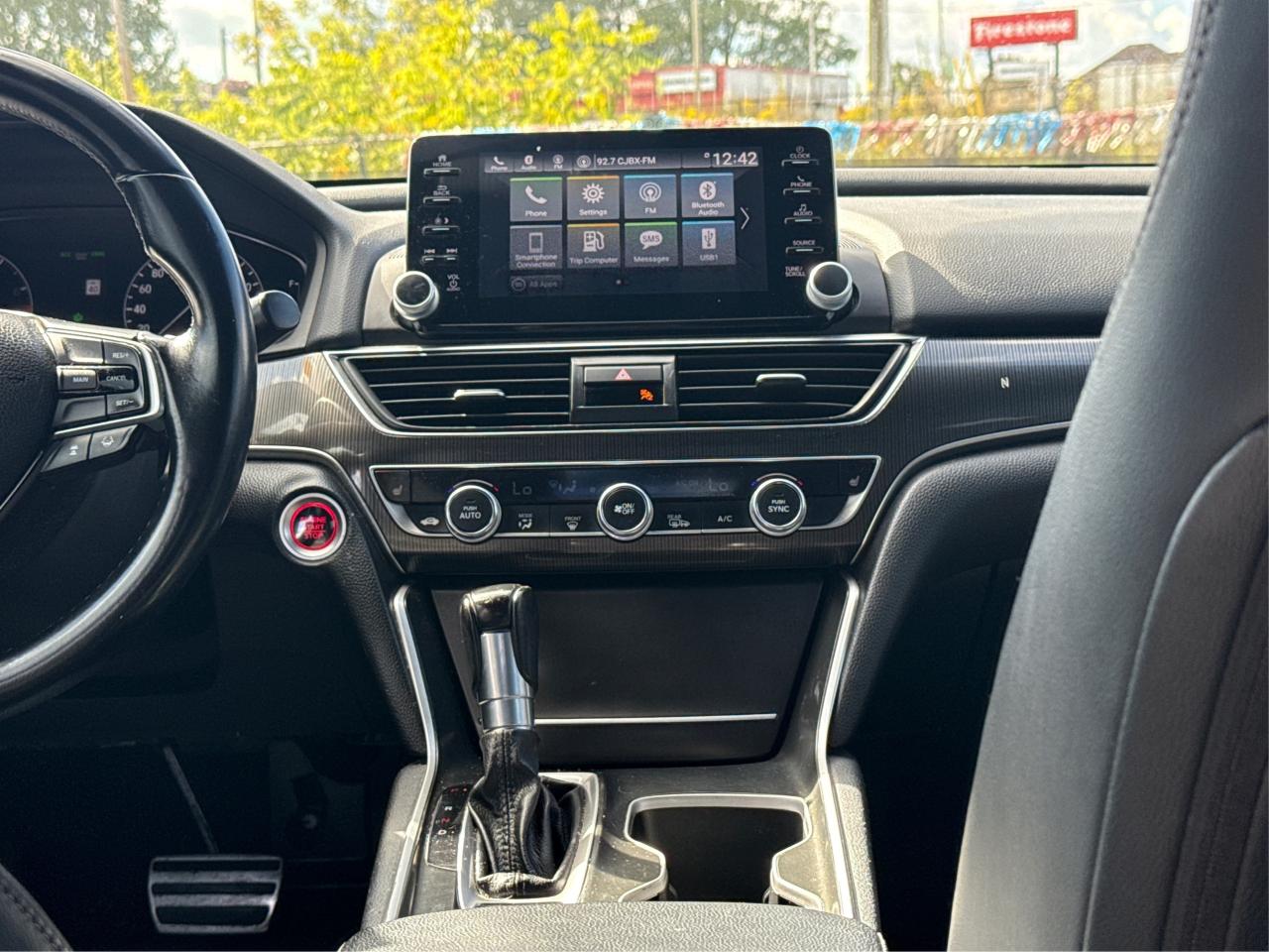 2018 Honda Accord Sedan LEATHER SUNROOF HEATED SEATS WE FINANCE ALL CREDIT Photo