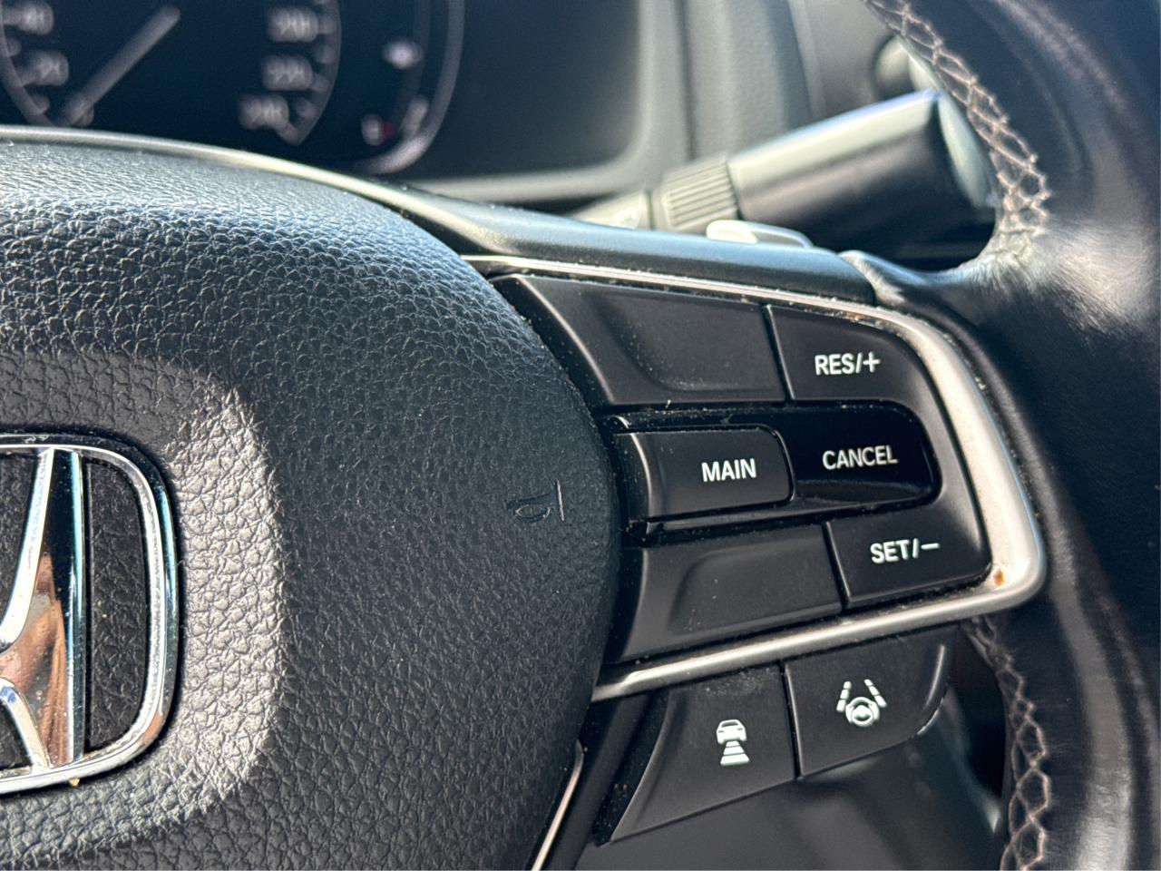 2018 Honda Accord Sedan LEATHER SUNROOF HEATED SEATS WE FINANCE ALL CREDIT Photo