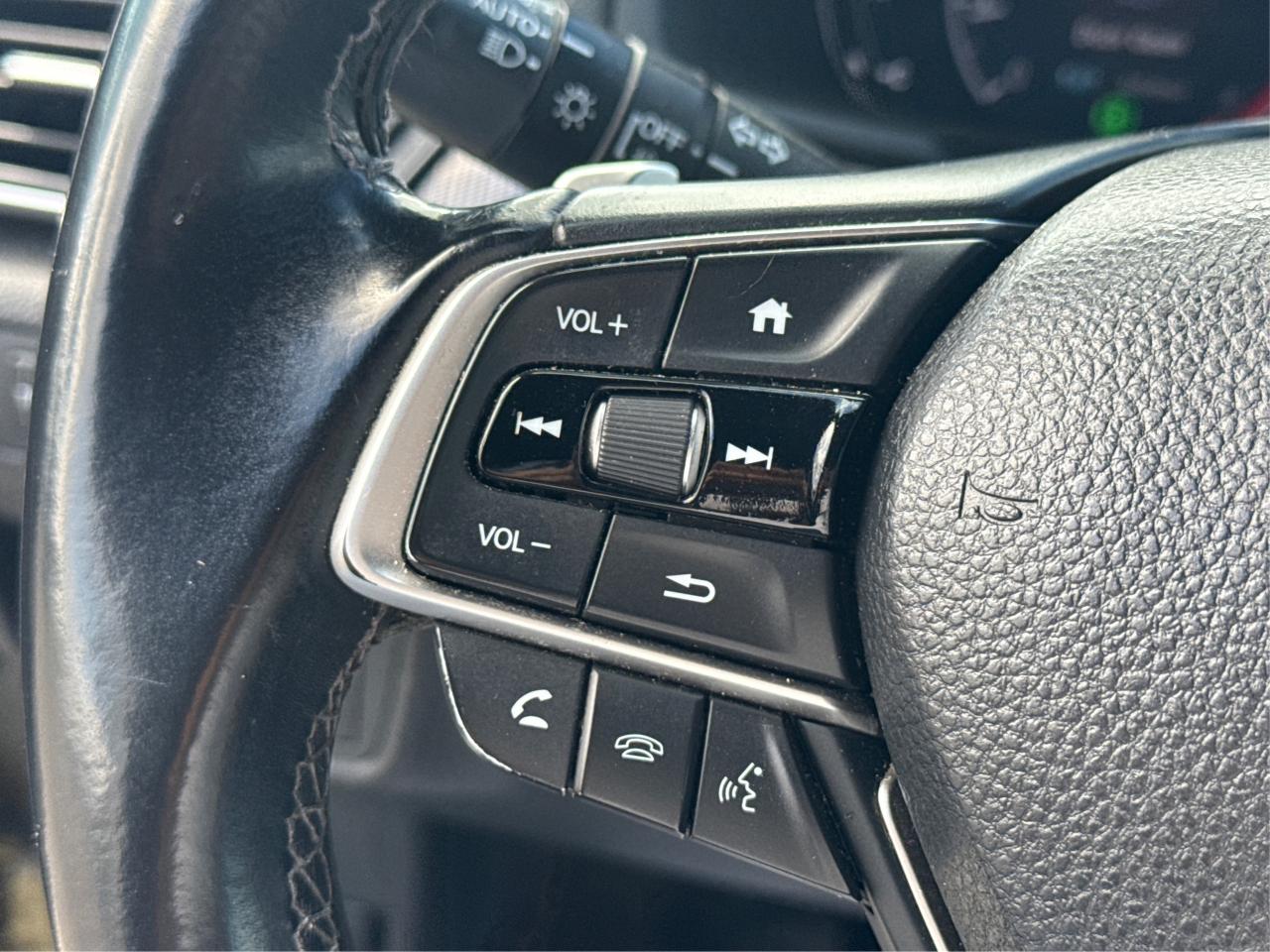 2018 Honda Accord Sedan LEATHER SUNROOF HEATED SEATS WE FINANCE ALL CREDIT Photo