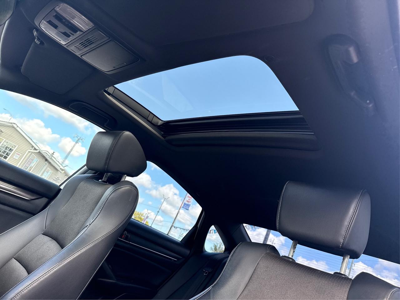 2018 Honda Accord Sedan CERTIFIED LEATHER SUNROOF WE FINANCE ALL CREDIT Photo