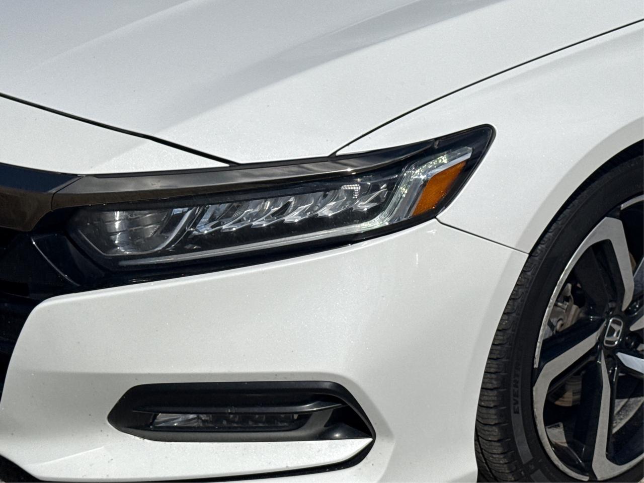 2018 Honda Accord Sedan CERTIFIED LEATHER SUNROOF WE FINANCE ALL CREDIT Photo