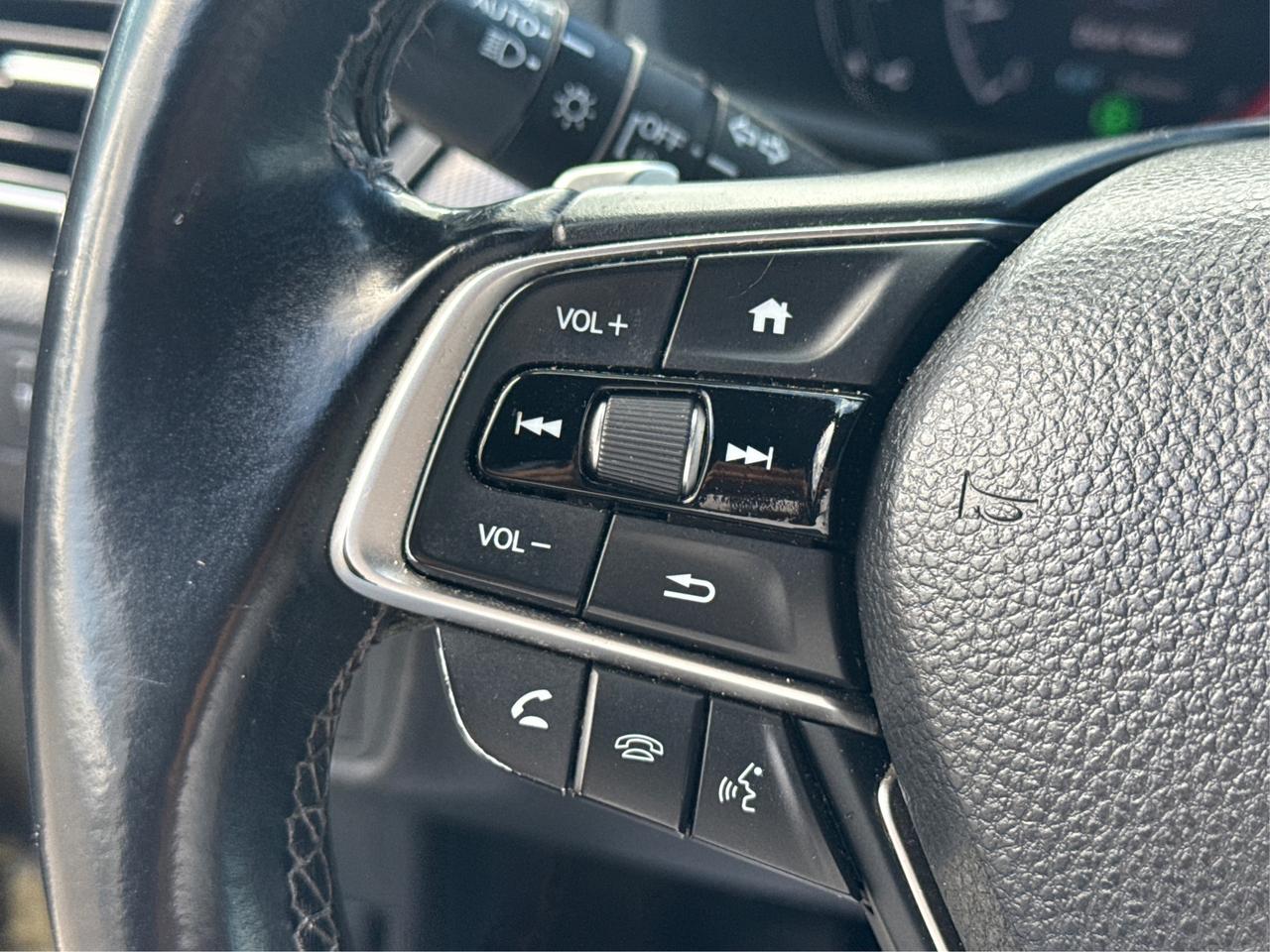 2018 Honda Accord Sedan CERTIFIED LEATHER SUNROOF WE FINANCE ALL CREDIT Photo