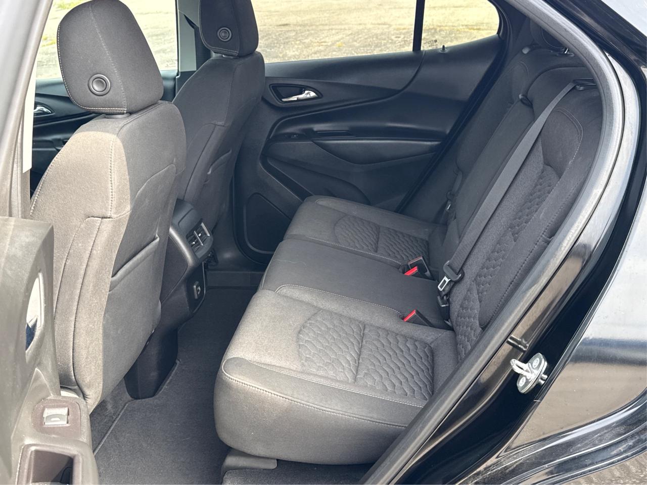 2019 Chevrolet Equinox NAV HEATED SEATS REAR CAM WE FINANCE ALL CREDIT! Photo