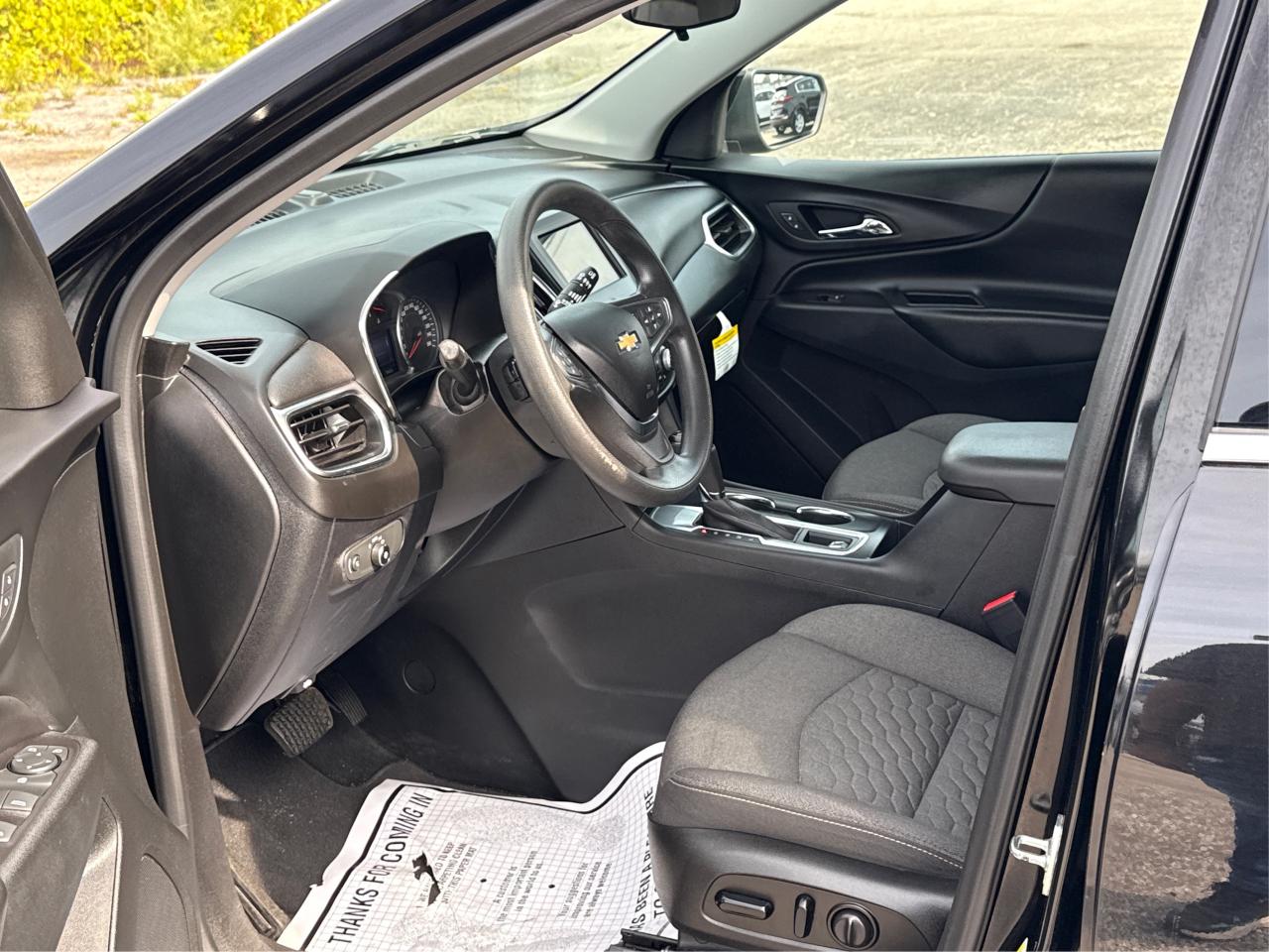 2019 Chevrolet Equinox NAV HEATED SEATS REAR CAM WE FINANCE ALL CREDIT! Photo