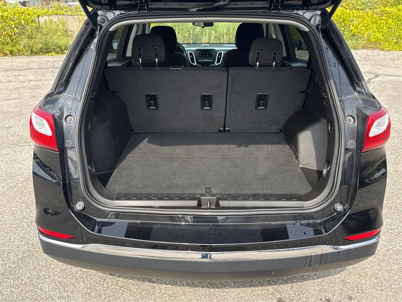 2019 Chevrolet Equinox NAV HEATED SEATS REAR CAM WE FINANCE ALL CREDIT! Photo