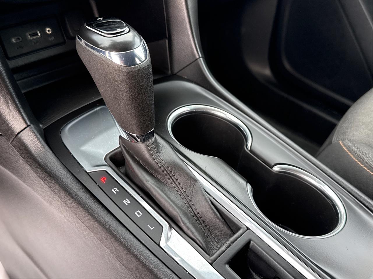 2019 Chevrolet Equinox NAV HEATED SEATS REAR CAM WE FINANCE ALL CREDIT! Photo