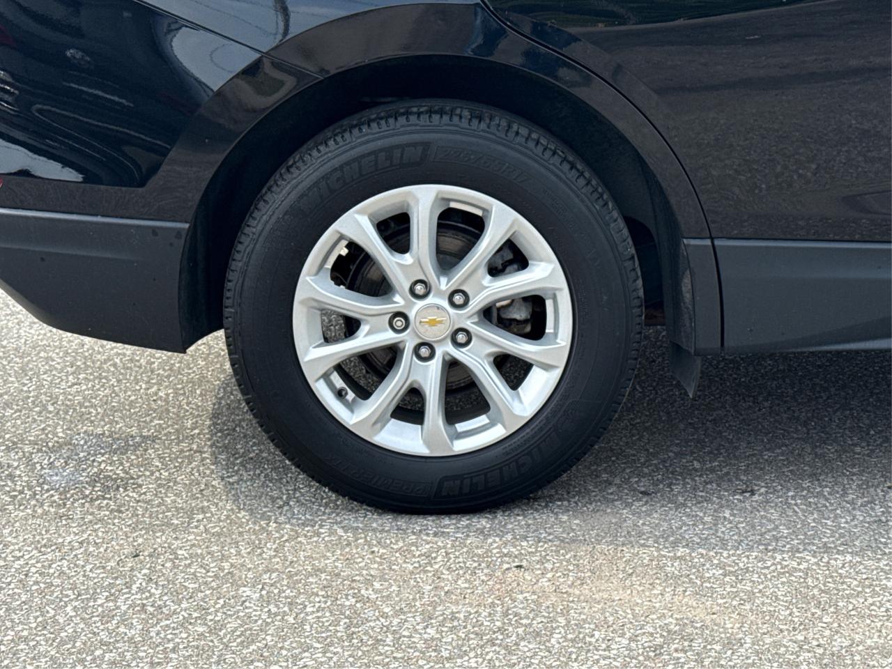 2019 Chevrolet Equinox NAV HEATED SEATS REAR CAM WE FINANCE ALL CREDIT! Photo