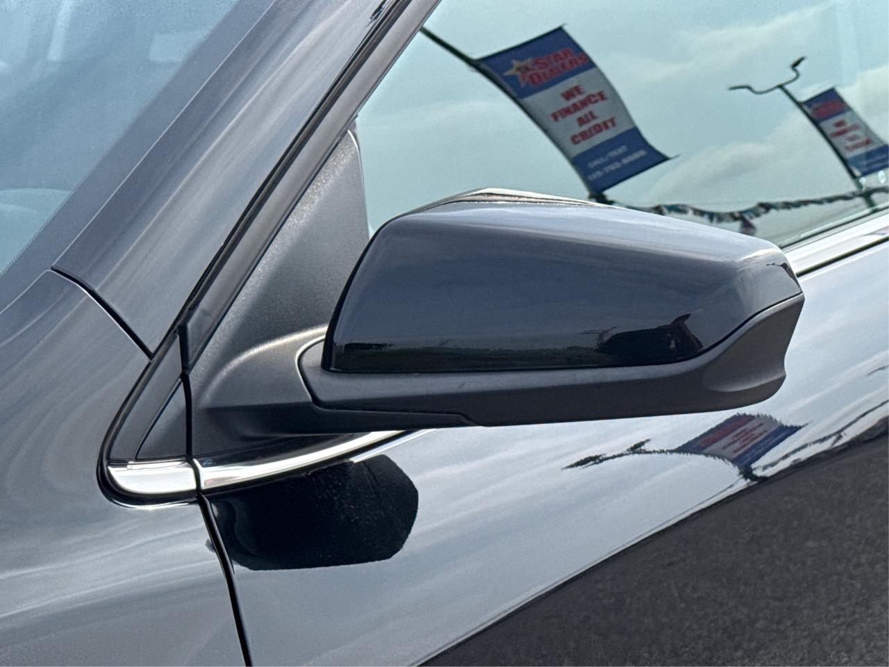 2019 Chevrolet Equinox NAV HEATED SEATS REAR CAM WE FINANCE ALL CREDIT! Photo