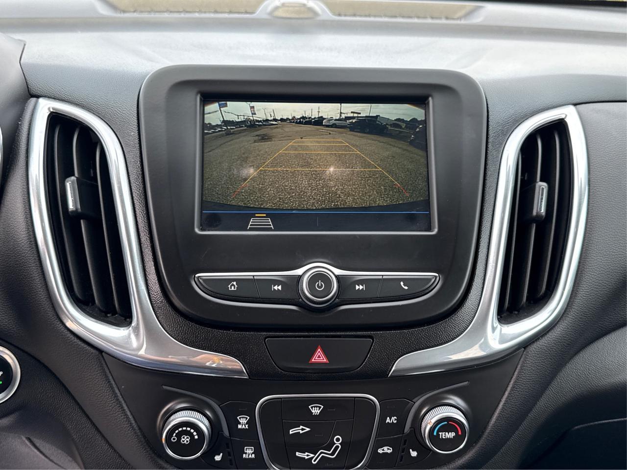 2019 Chevrolet Equinox NAV HEATED SEATS REAR CAM WE FINANCE ALL CREDIT! Photo