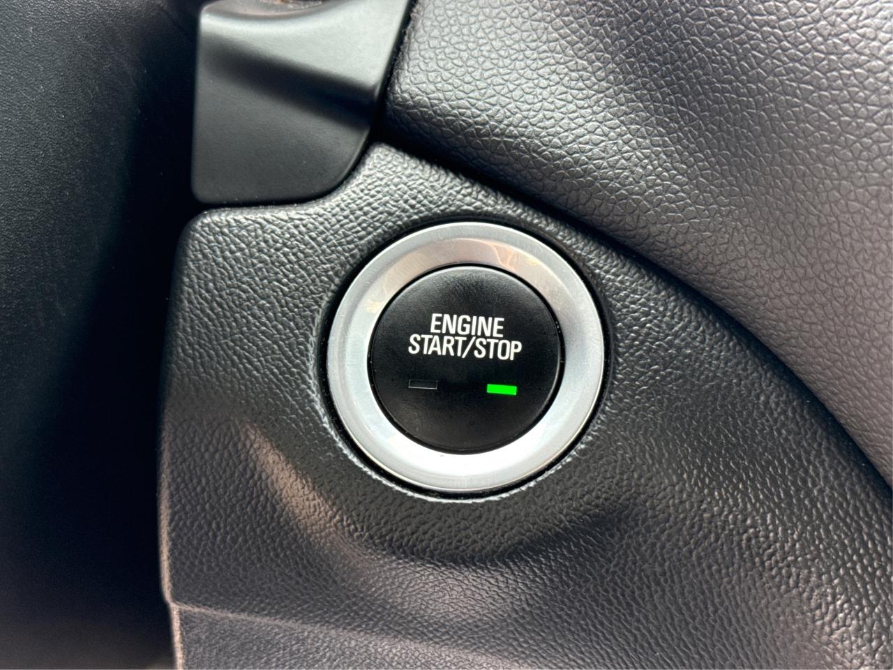 2019 Chevrolet Equinox NAV HEATED SEATS REAR CAM WE FINANCE ALL CREDIT! Photo