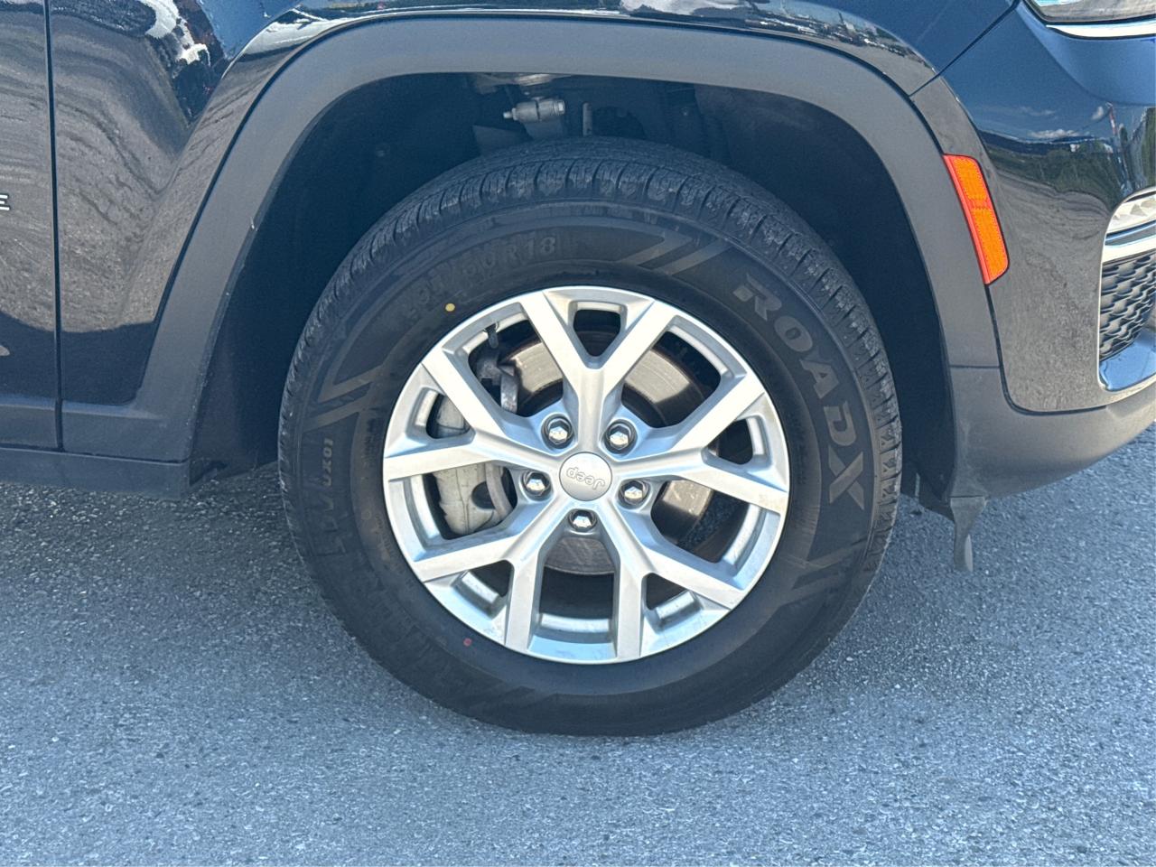 2023 Jeep Grand Cherokee NAV LEATHER HEATED SEATS! WE FINANCE ALL CREDIT! Photo