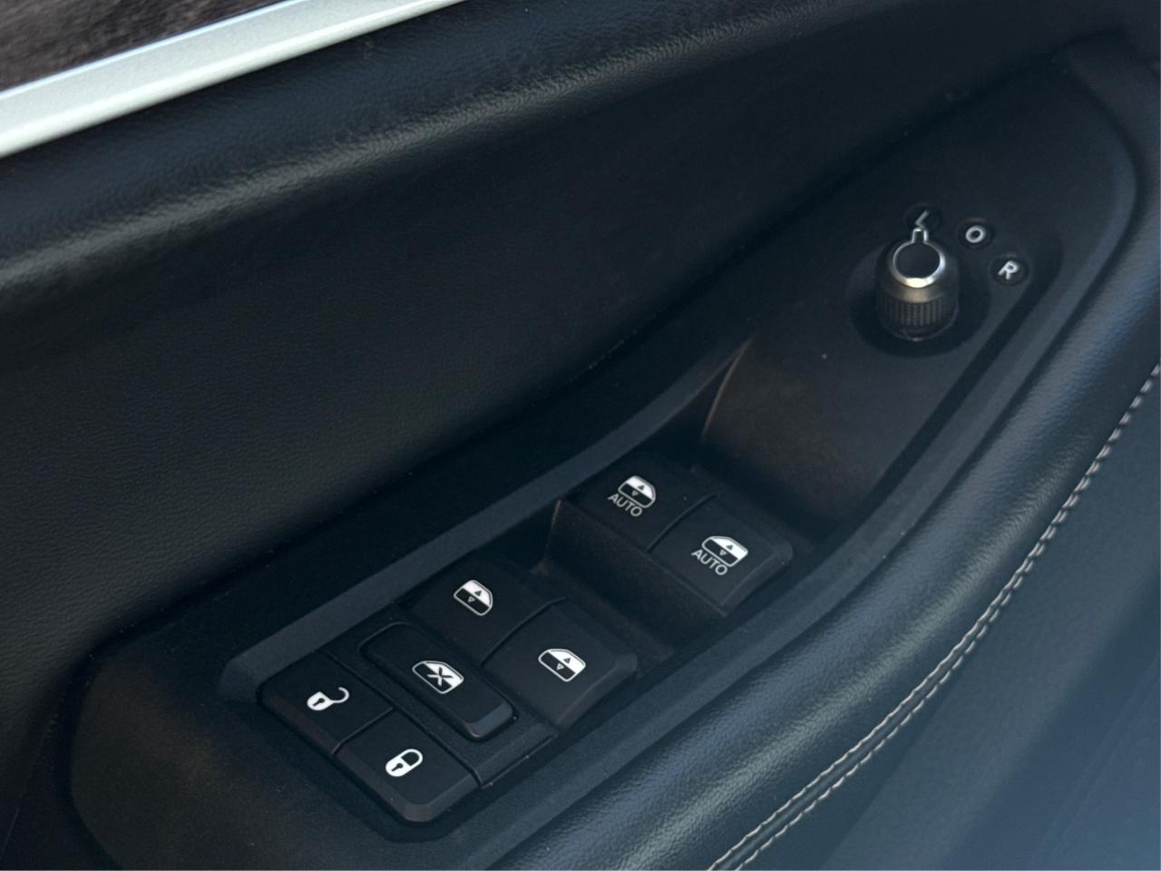 2023 Jeep Grand Cherokee NAV LEATHER HEATED SEATS! WE FINANCE ALL CREDIT! Photo